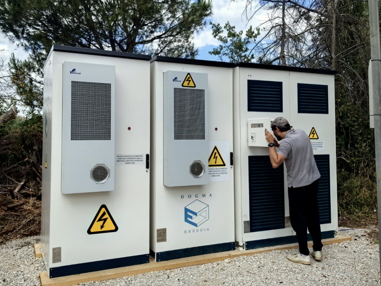100 kW PCS + 430 kWh BESS, Italien