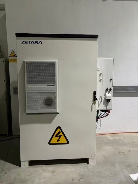 50 kW Hybrid-Wechselrichter + 100 kWh Batterie, Spanien